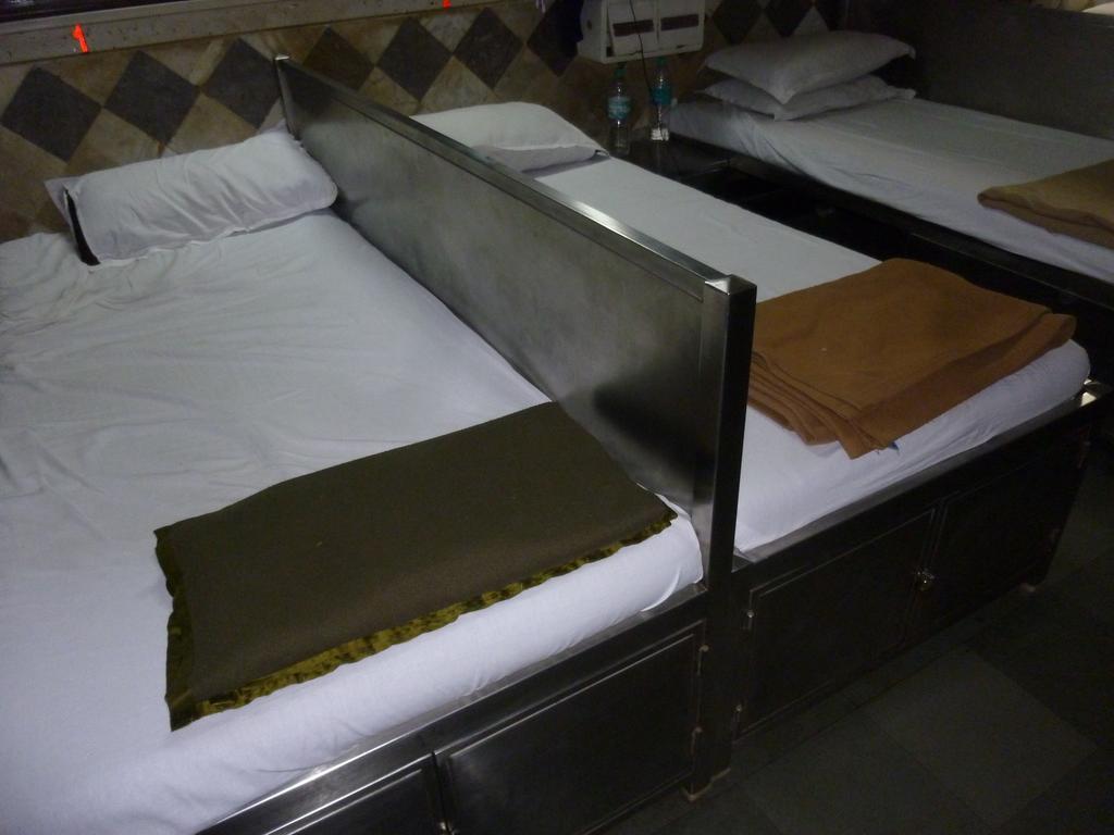 Yadgar Guest House 뭄바이 외부 사진