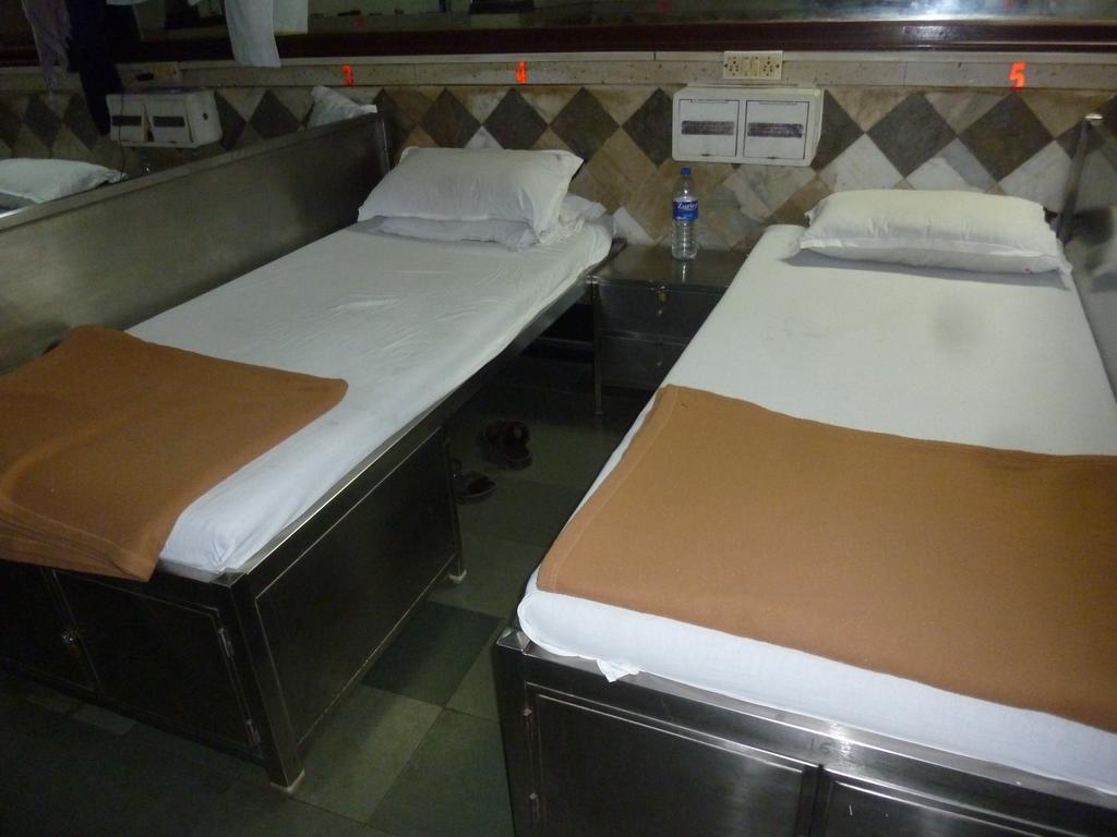 Yadgar Guest House 뭄바이 외부 사진