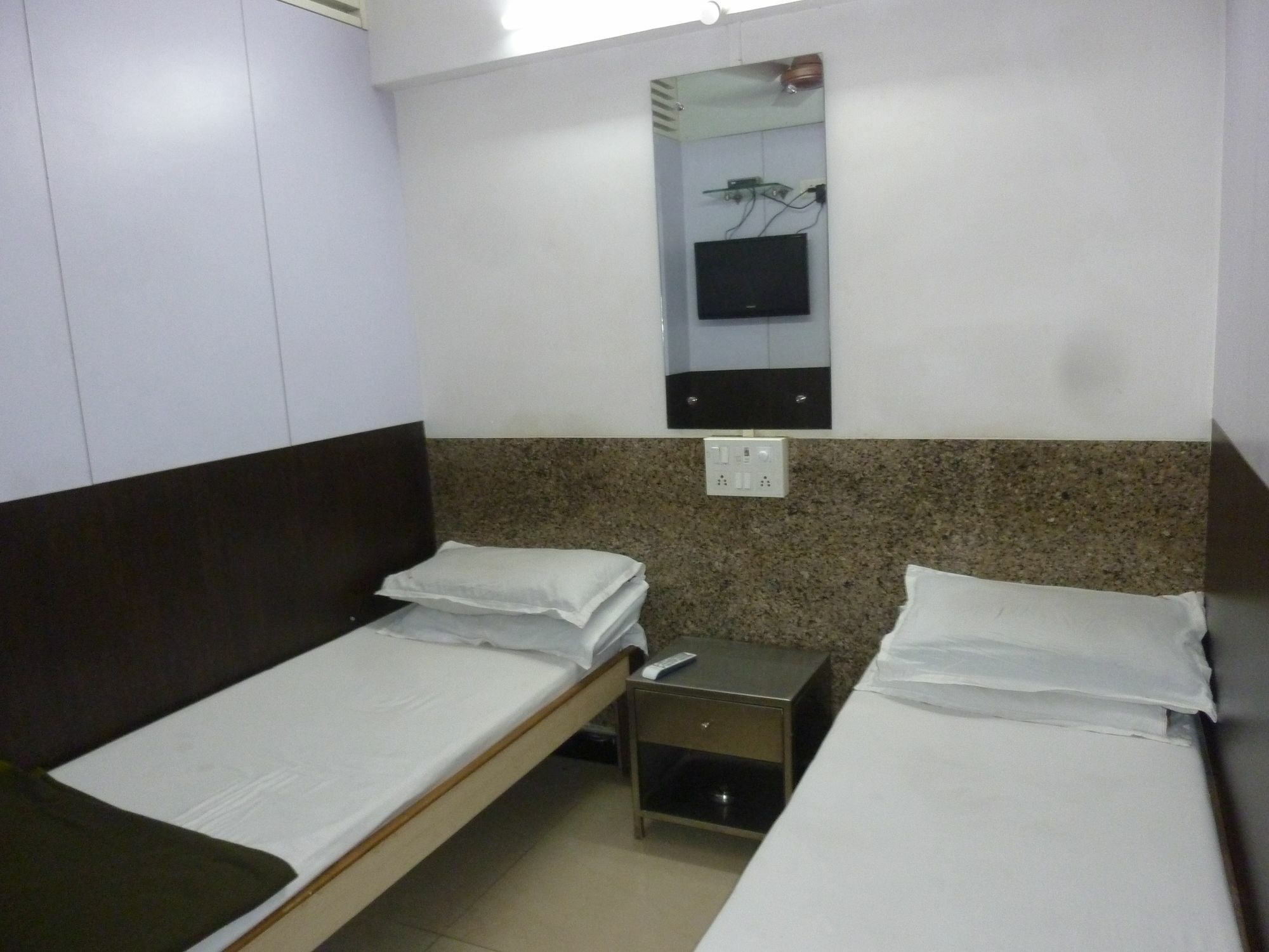 Yadgar Guest House 뭄바이 외부 사진